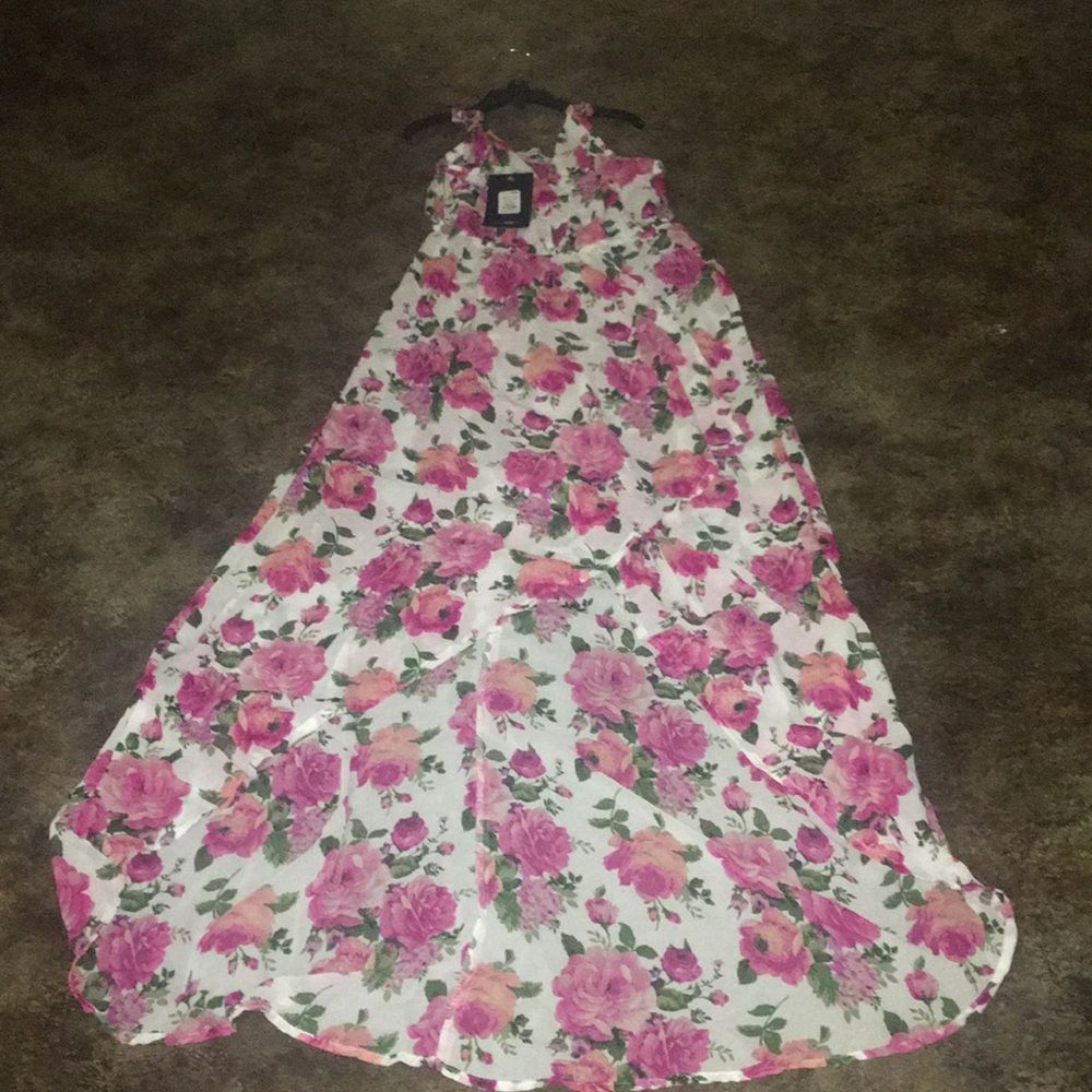 Dress - Picture 3 of 3